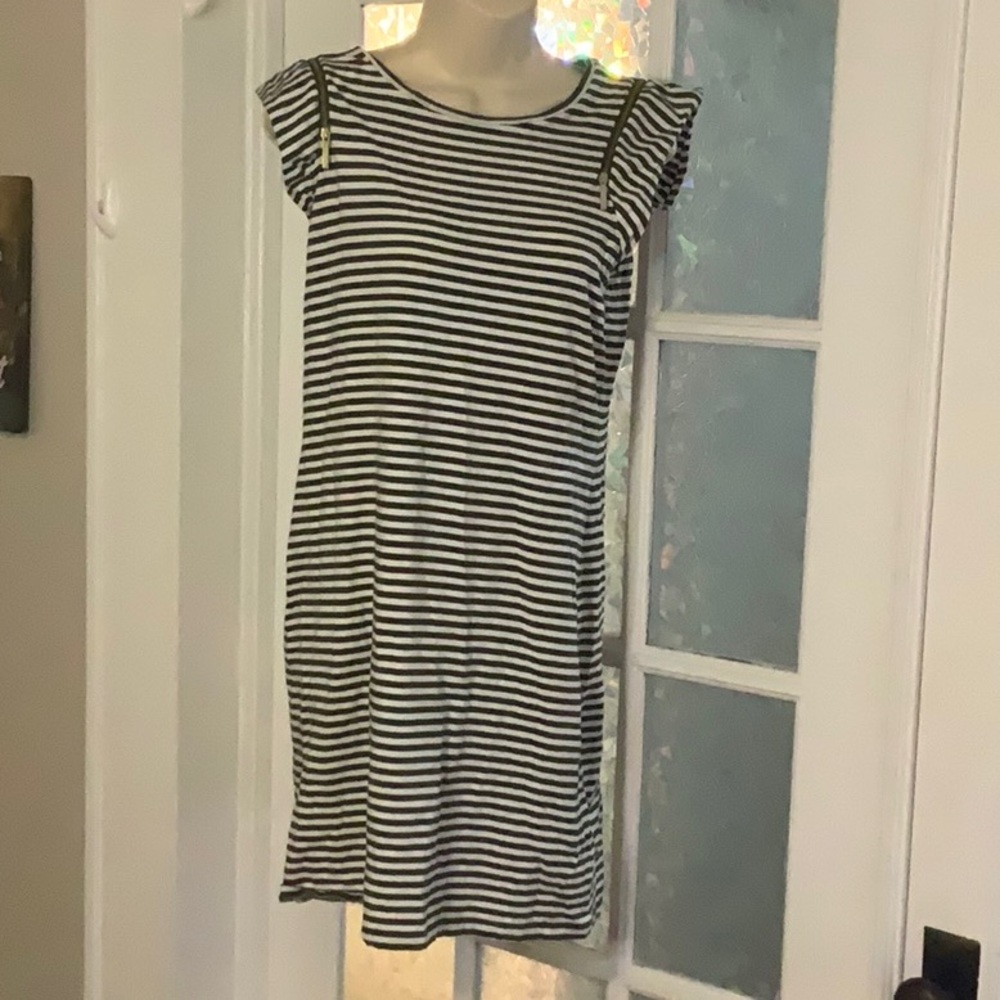 Black & White Striped Cap-Sleeve Women's Dress